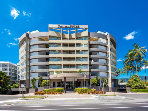 DoubleTree By Hilton Cairns - Holiday Cairns 1