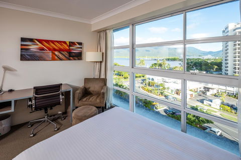 DoubleTree By Hilton Cairns - Holiday Cairns 35