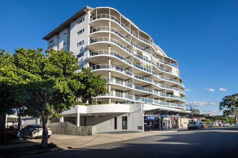 Pandanus Mooloolaba - Holiday Cairns 1