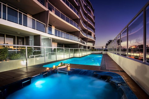 Pandanus Mooloolaba - Holiday Cairns 0