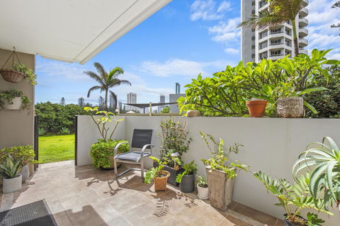 Narrowneck Court Holiday Apartments - Holiday Cairns 16