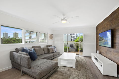 Narrowneck Court Holiday Apartments - Holiday Cairns 17