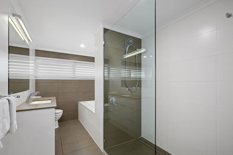 Narrowneck Court Holiday Apartments - Holiday Cairns 19