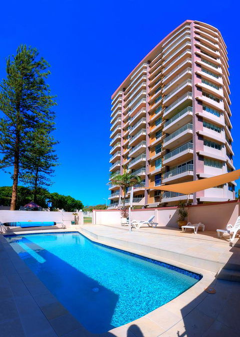 Narrowneck Court Holiday Apartments - Holiday Cairns 25
