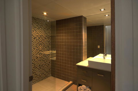 Narrowneck Court Holiday Apartments - Holiday Cairns 39