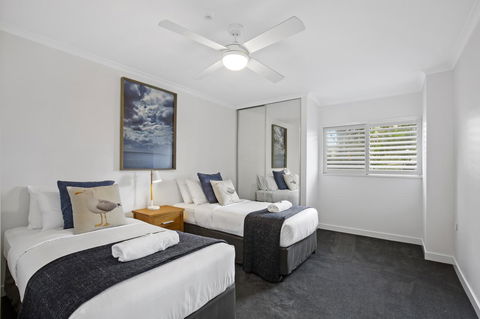 Narrowneck Court Holiday Apartments - Holiday Cairns 6