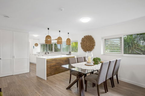 Narrowneck Court Holiday Apartments - Holiday Cairns 7