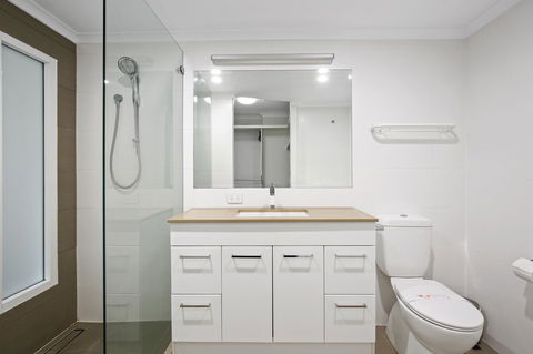 Narrowneck Court Holiday Apartments - Holiday Cairns 15