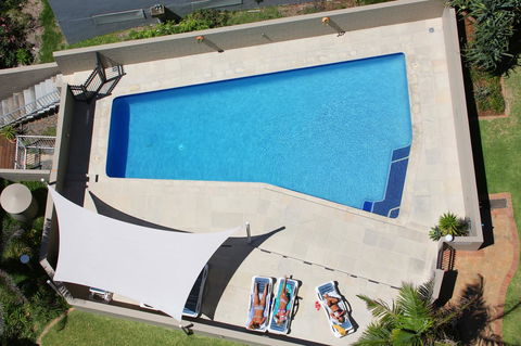 Narrowneck Court Holiday Apartments - Holiday Cairns 11