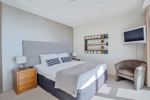 The Waterford On Main Beach - Holiday Cairns 33