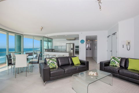 The Waterford On Main Beach - Holiday Cairns 20