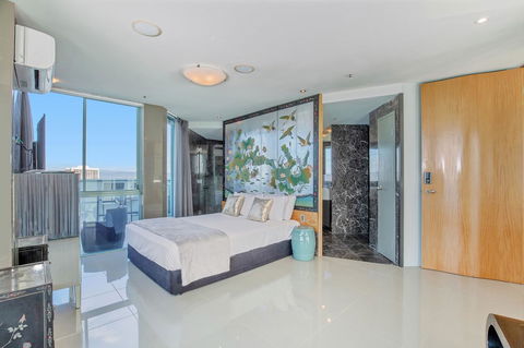 The Waterford On Main Beach - Holiday Cairns 37