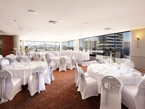 Sofitel Gold Coast Broadbeach - Holiday Cairns 37