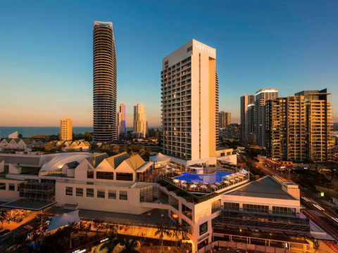 Sofitel Gold Coast Broadbeach - Holiday Cairns 1