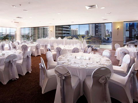 Sofitel Gold Coast Broadbeach - Holiday Cairns 36