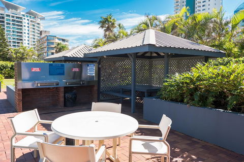 The Penthouses Apartments - Holiday Cairns 25