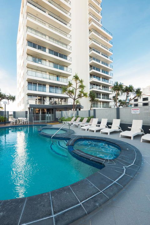 The Penthouses Apartments - Holiday Cairns 18