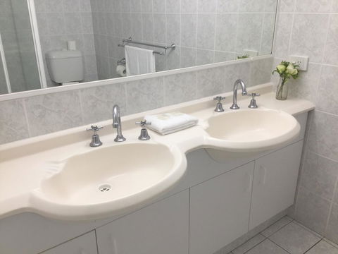 The Penthouses Apartments - Holiday Cairns 35