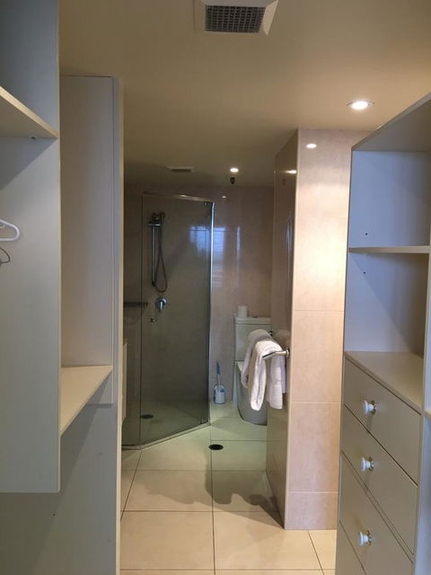 The Penthouses Apartments - Holiday Cairns 14