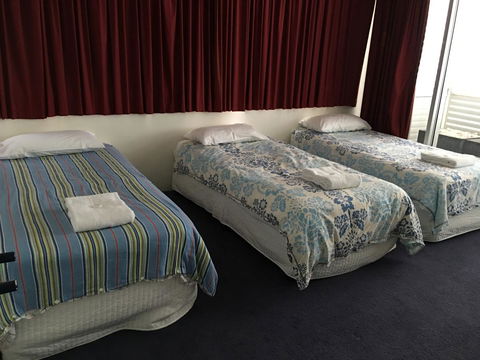 The Penthouses Apartments - Holiday Cairns 42