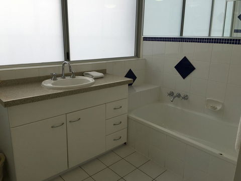 The Penthouses Apartments - Holiday Cairns 41