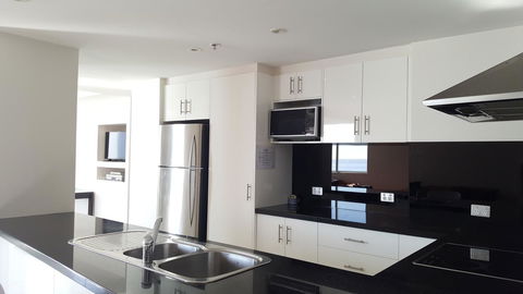 The Penthouses Apartments - Holiday Cairns 4