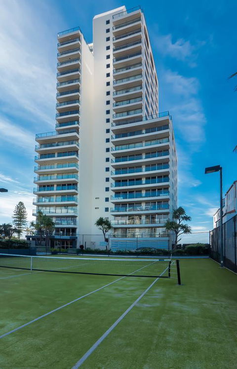 The Penthouses Apartments - Holiday Cairns 23
