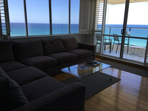 The Penthouses Apartments - Holiday Cairns 33