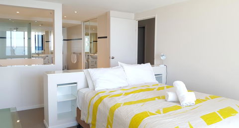 The Penthouses Apartments - Holiday Cairns 3
