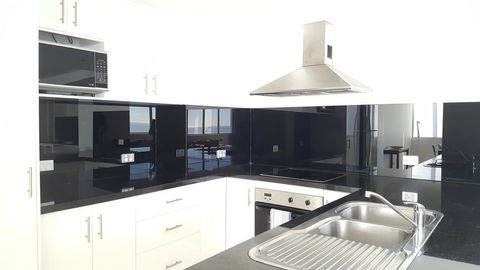 The Penthouses Apartments - Holiday Cairns 5