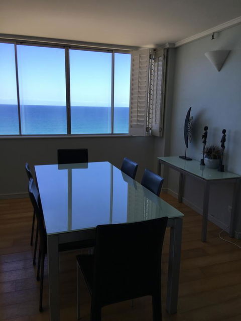 The Penthouses Apartments - Holiday Cairns 40