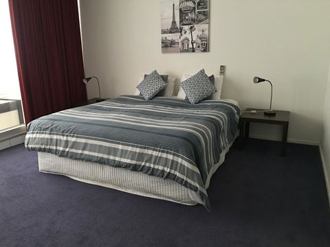 The Penthouses Apartments - Holiday Cairns 39
