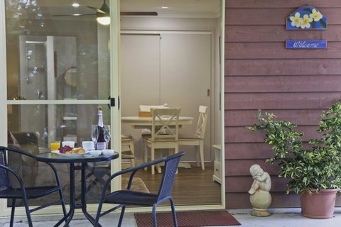 Shasta Place - Holiday Cairns 0
