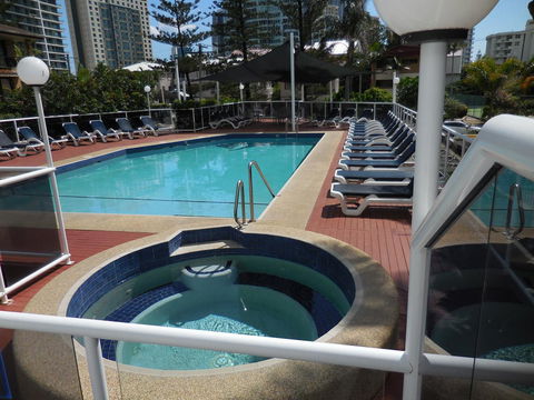 Surfers Century Oceanside Apartments - Holiday Cairns 28