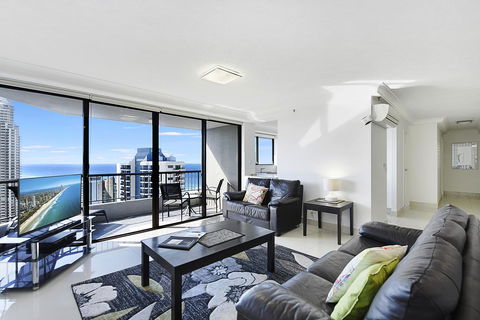 Surfers Century Oceanside Apartments - Holiday Cairns 0