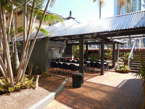 Surfers Century Oceanside Apartments - Holiday Cairns 30