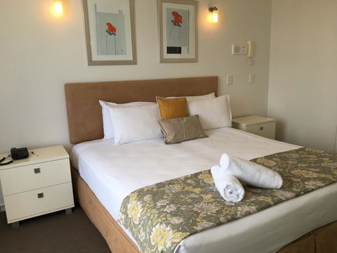 Surfers Century Oceanside Apartments - Holiday Cairns 19