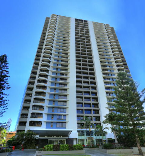Surfers Century Oceanside Apartments - Holiday Cairns 15