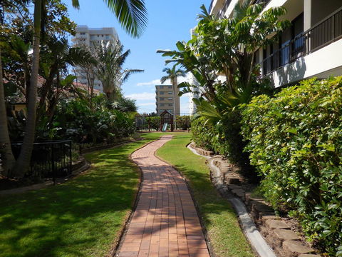 Surfers Century Oceanside Apartments - Holiday Cairns 31