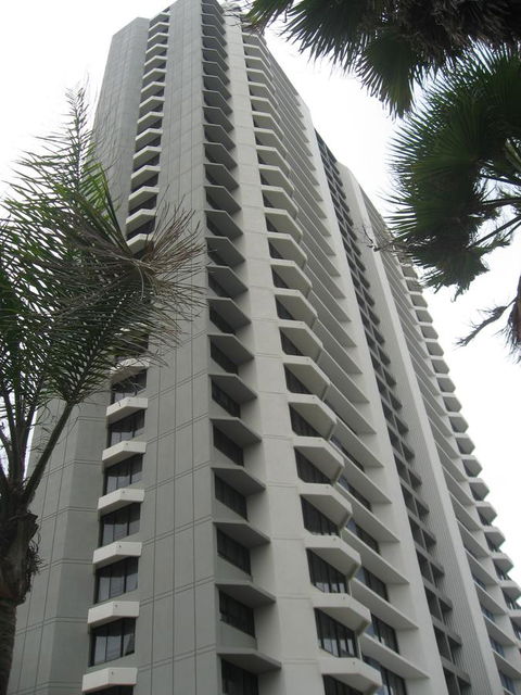 Surfers Century Oceanside Apartments - Holiday Cairns 33