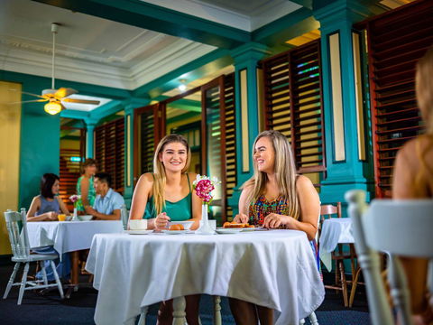 Hides Hotel - Holiday Cairns 25