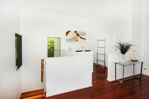 224 Centenary Heights Road Coolum Beach, 500 Dollar Bond, Linen Included - Holiday Cairns 7