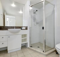 Broadbeach on the Park 3 Bed Ocean - We Accommodate - Holiday Cairns