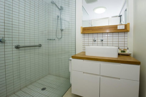 1 Bright Point Apartment 4201 - Holiday Cairns 8