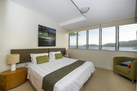 1 Bright Point Apartment 4201 - Holiday Cairns 11