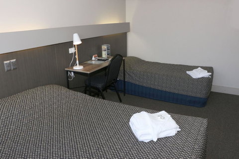 Brighton Hotel - Holiday Cairns 6