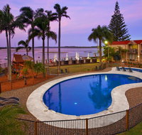 Waters Edge Port Macquarie - Holiday Cairns