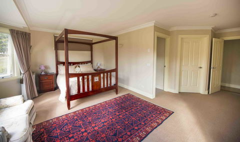Wattle Grove Homestead Bed & Breakfast - Holiday Cairns 0