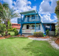 Wayfarers Beachouse - Rainbow Beach Everything you need just metres to the beach - Holiday Cairns