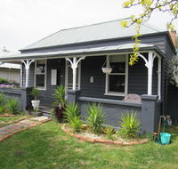Welcome Stranger Cottage - Holiday Cairns